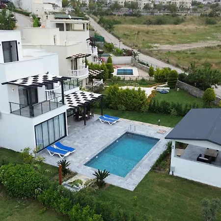 فيلة Akasya With Private Pool بوغازيتْشي
