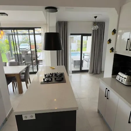Akasya With Private Pool فيلة بوغازيتْشي